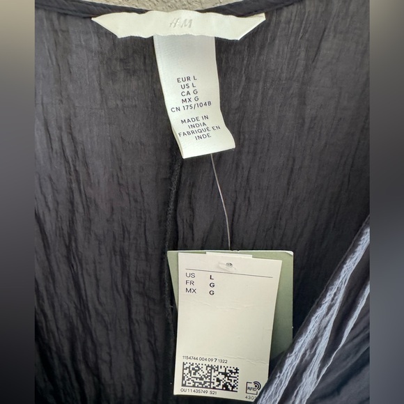 NWT H&M Plisse Dress with wide sleeves L - Picture 3 of 6